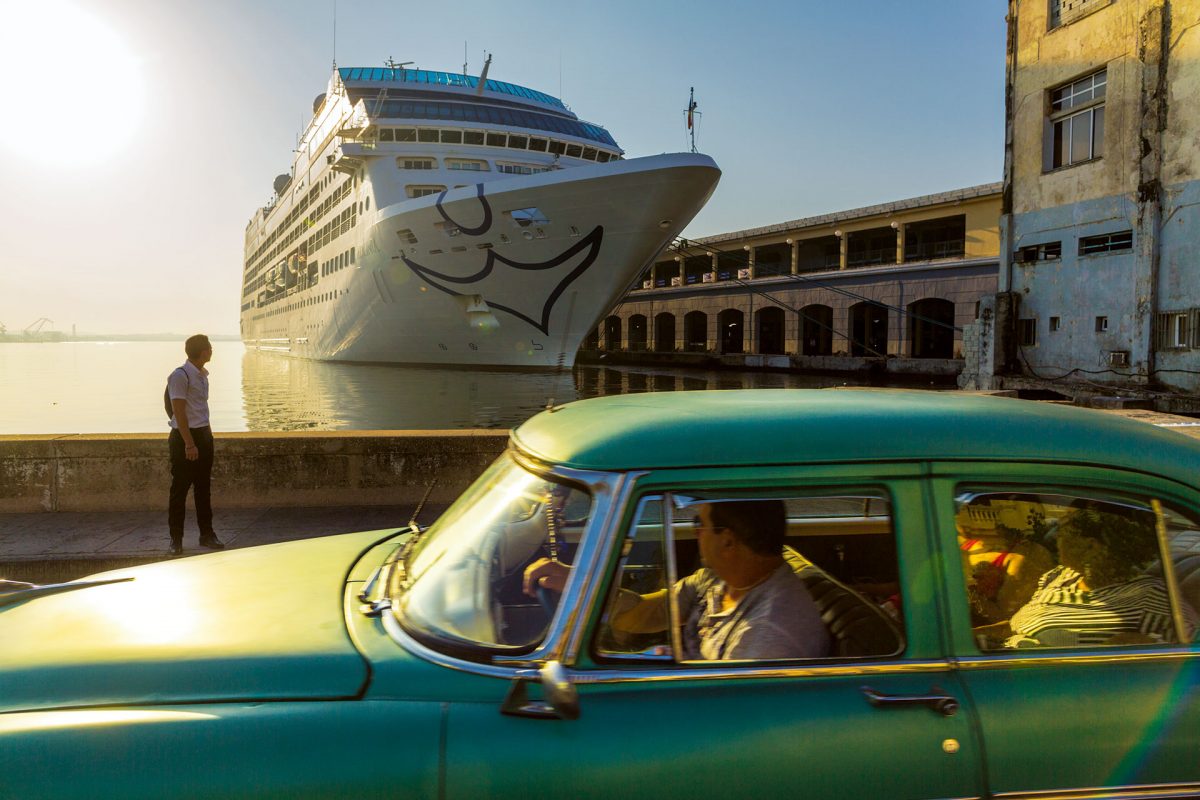 คลื่นนักท่องเที่ยวมาแล้ว